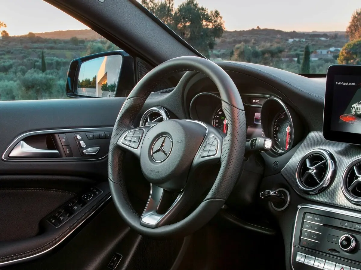 Mercedes-Benz GLA I (X156) Рестайлинг Внедорожник 5 дв. — photo 8