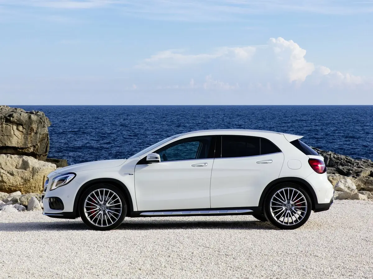 Mercedes-Benz GLA AMG I (X156) Рестайлинг Внедорожник 5 дв. — photo 2