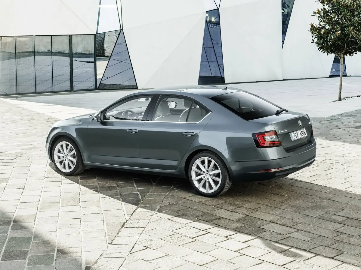 Skoda Octavia III (A7) Рестайлинг Лифтбек — сүрөт 5