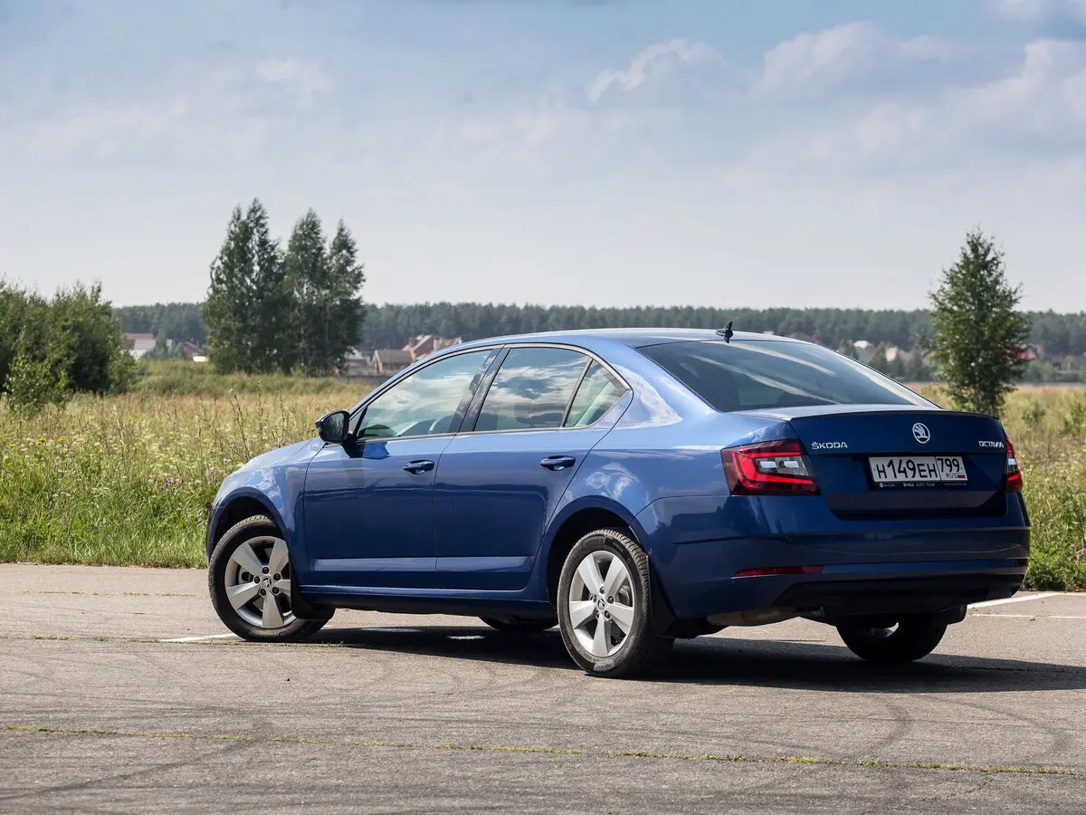 Skoda Octavia III (A7) Рестайлинг Лифтбек — сүрөт 18
