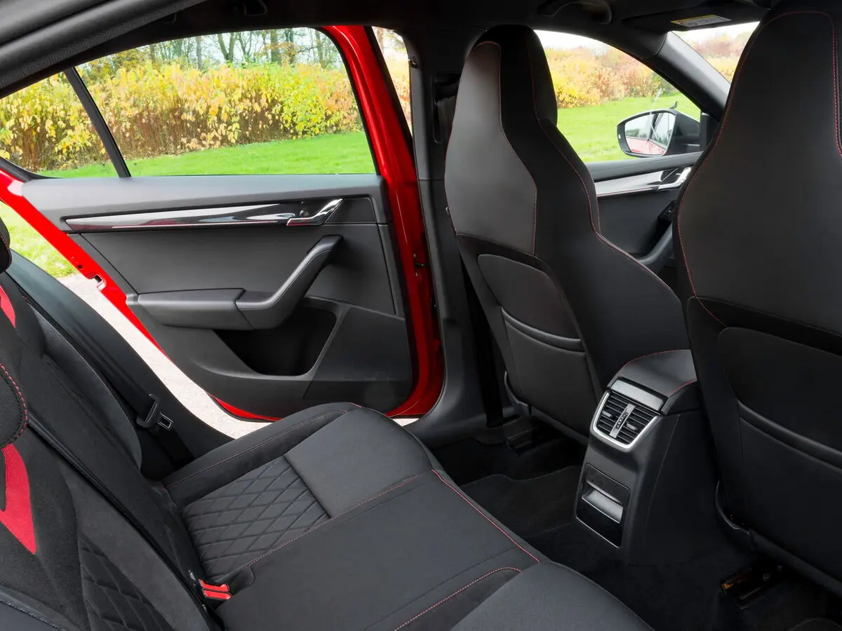 Skoda Octavia RS III Рестайлинг Лифтбек — сүрөт 8