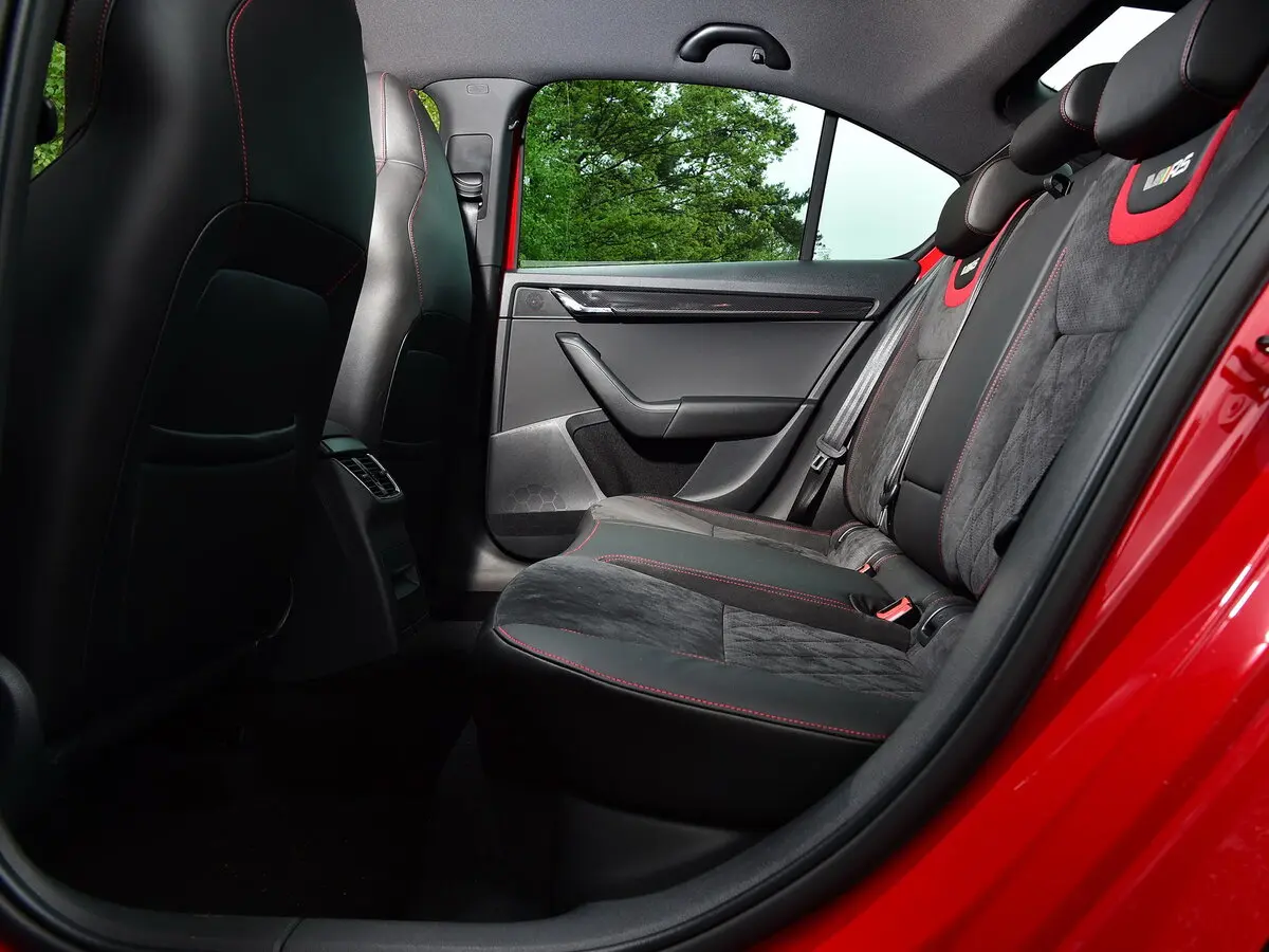 Skoda Octavia RS III Рестайлинг Лифтбек — сүрөт 9