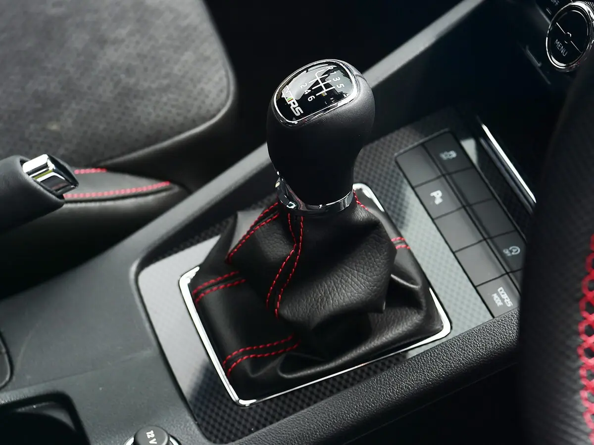 Skoda Octavia RS III Рестайлинг Лифтбек — сүрөт 10