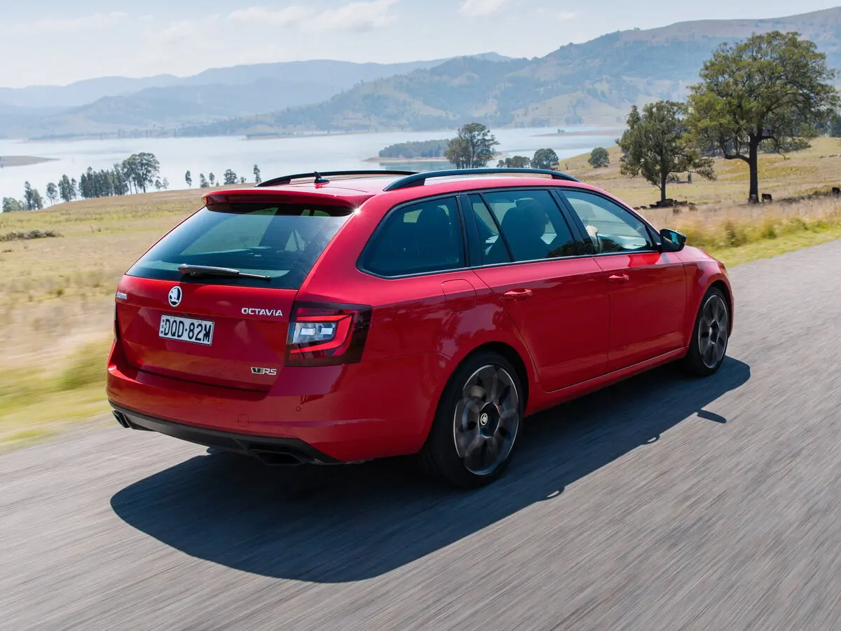 Skoda Octavia RS III Рестайлинг Универсал 5 дв. — 照片 5