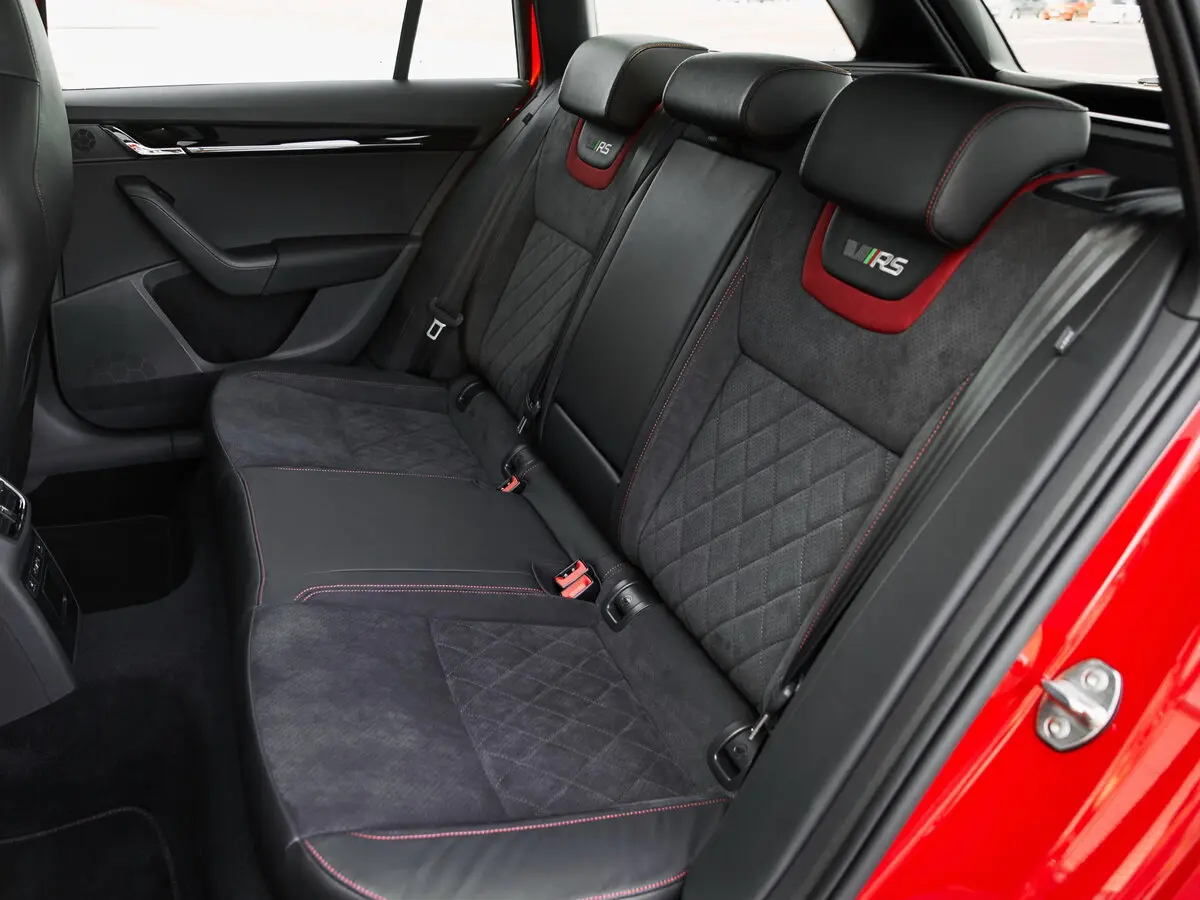Skoda Octavia RS III Рестайлинг Универсал 5 дв. — 照片 10