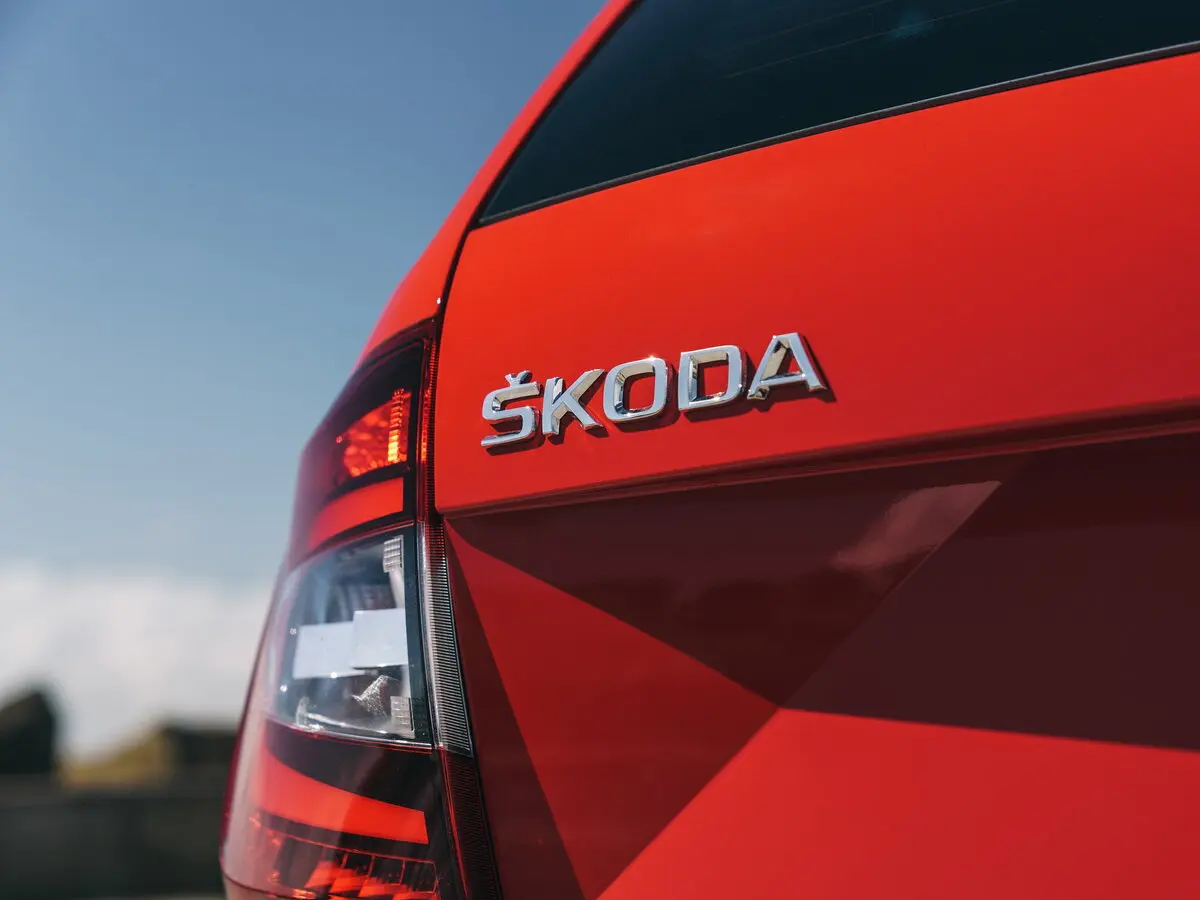 Skoda Octavia RS III Рестайлинг Универсал 5 дв. — 照片 15