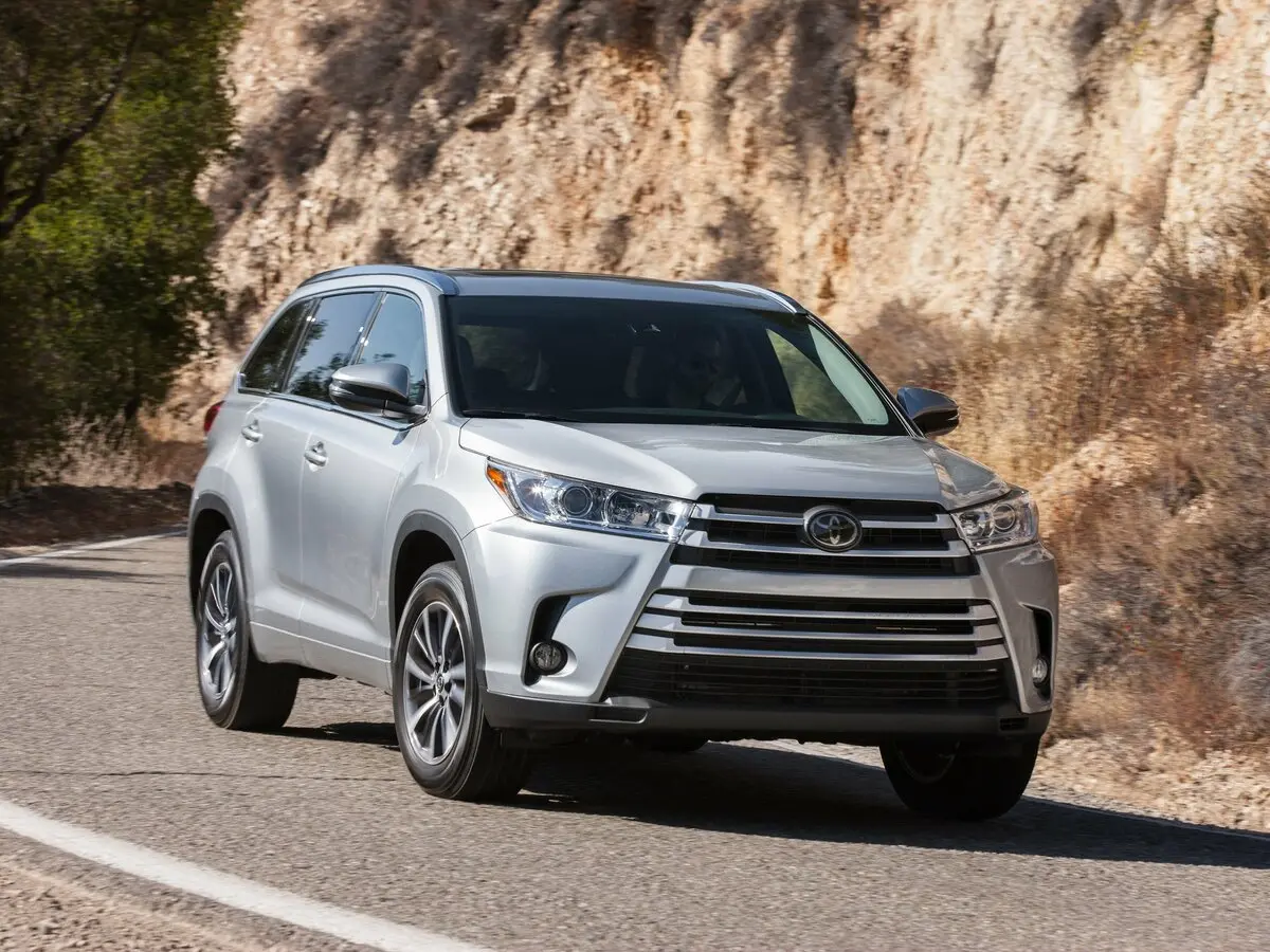 Toyota Highlander III (XU50) Рестайлинг Внедорожник 5 дв. — фото 3