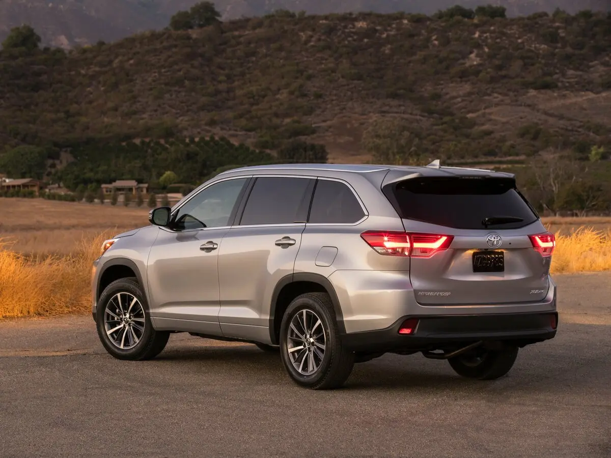 Toyota Highlander III (XU50) Рестайлинг Внедорожник 5 дв. — фото 4