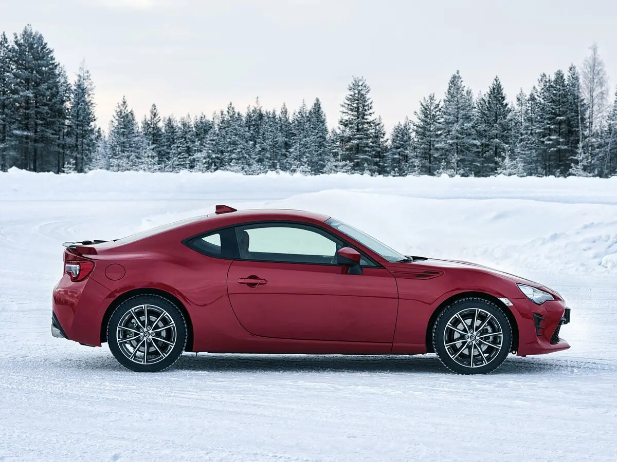 Toyota GT86 I Рестайлинг Купе — фото 2