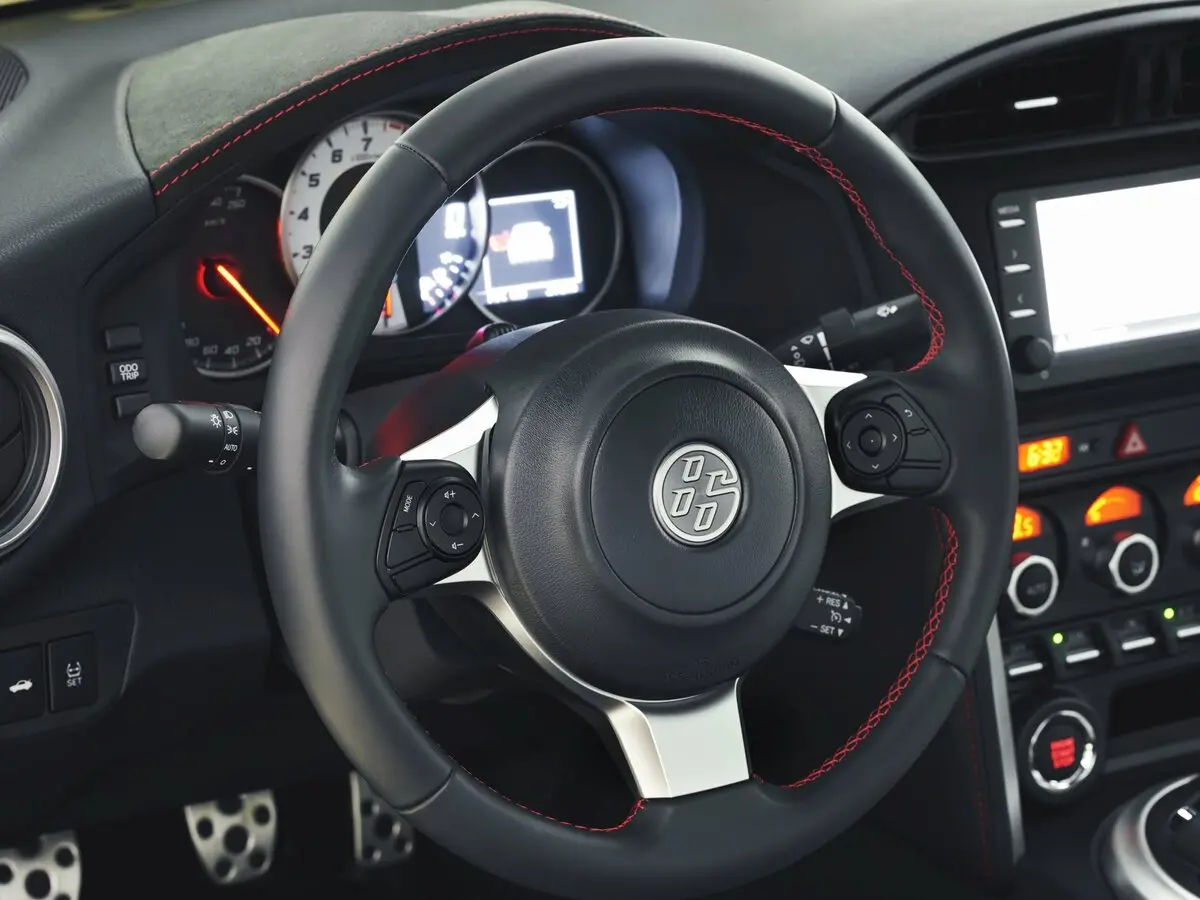 Toyota GT86 I Рестайлинг Купе — фото 9