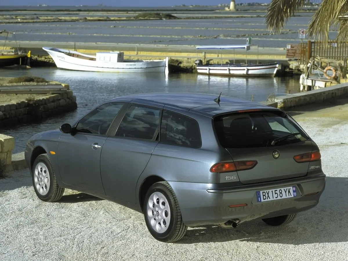 Alfa Romeo 156 I Рестайлинг 1 Универсал 5 дв. — 照片 6