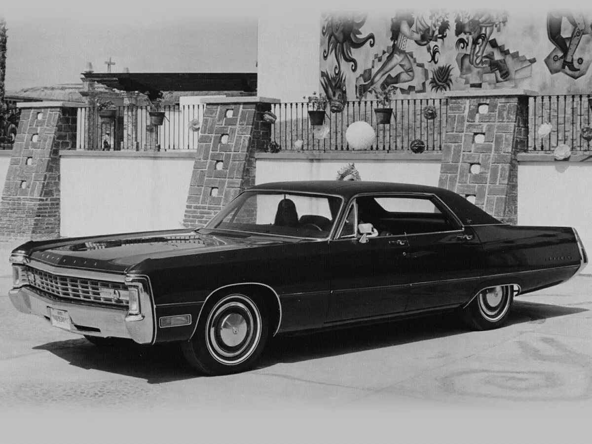 Chrysler Imperial LeBaron Седан-хардтоп