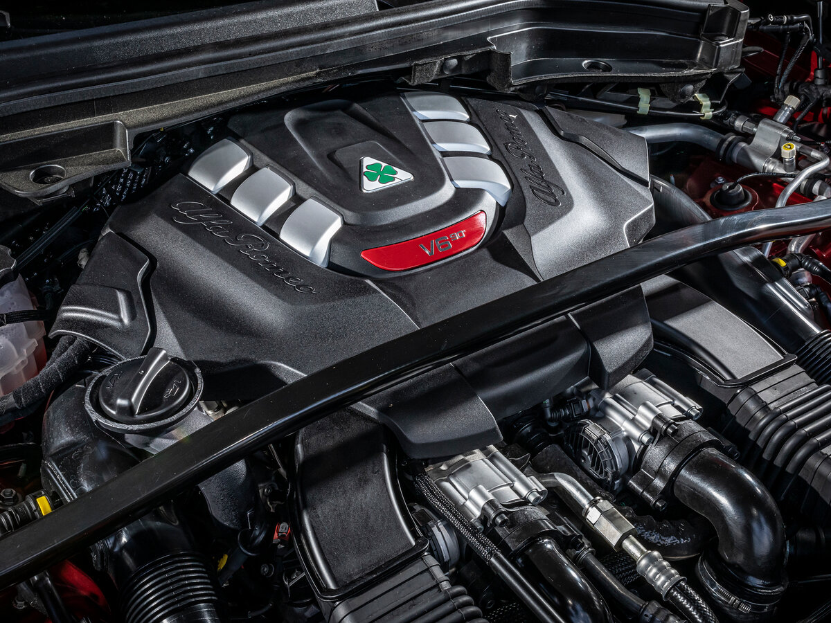 Alfa Romeo Stelvio I Внедорожник 5 дв.