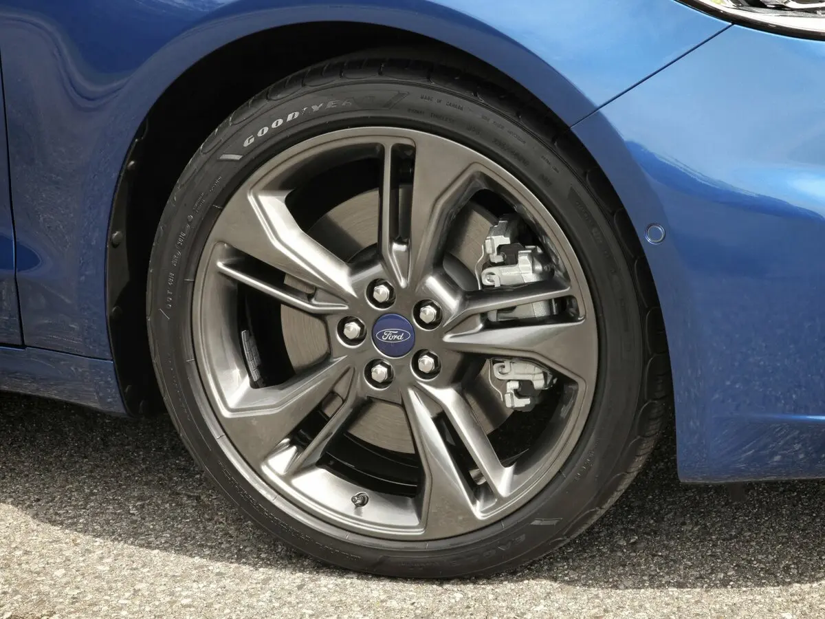 Ford Fusion (North America) II Рестайлинг Седан — сүрөт 13