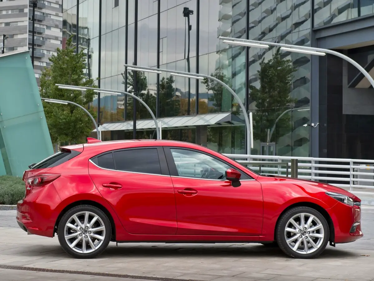 Mazda 3 III (BM) Рестайлинг Хэтчбек 5 дв. — фото 2