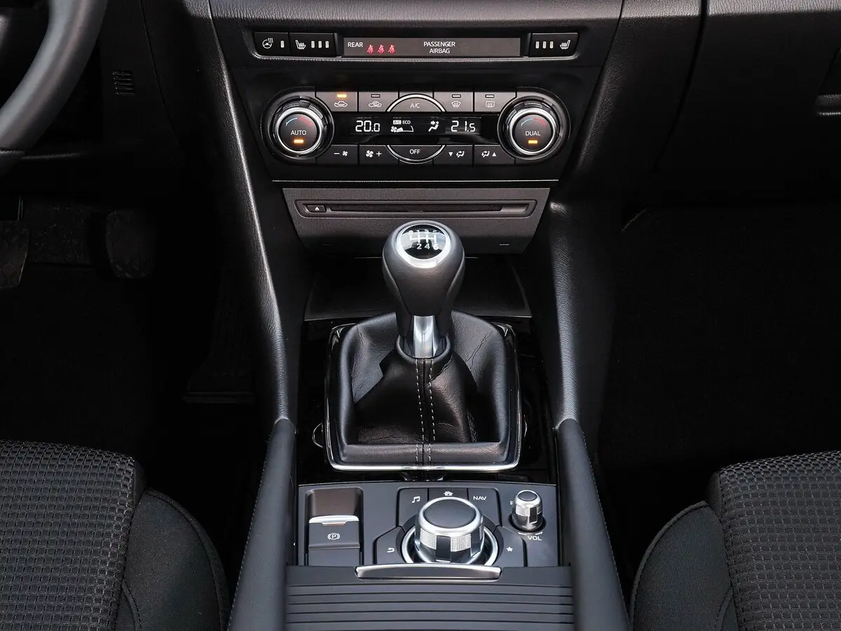 Mazda 3 III (BM) Рестайлинг Хэтчбек 5 дв. — фото 12