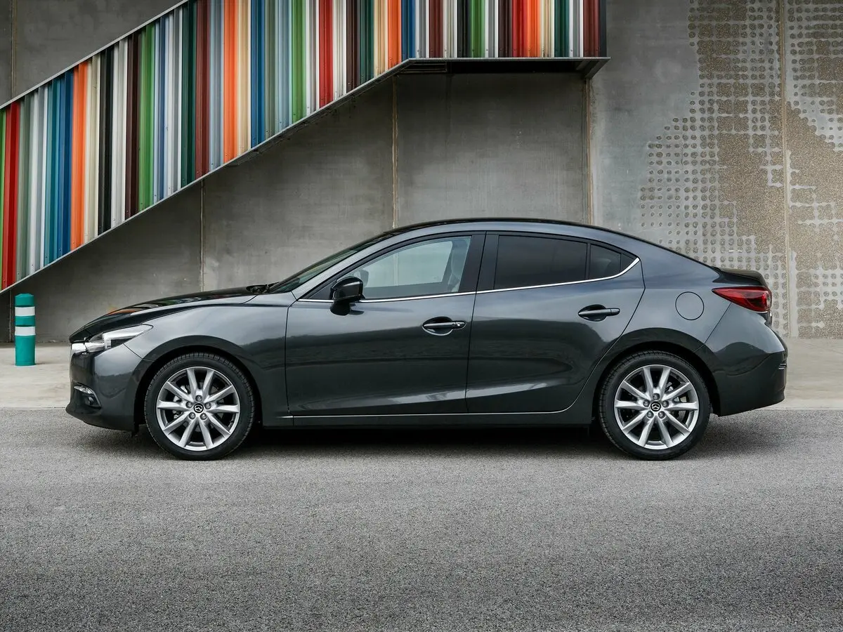 Mazda 3 III (BM) Рестайлинг Седан — фото 2
