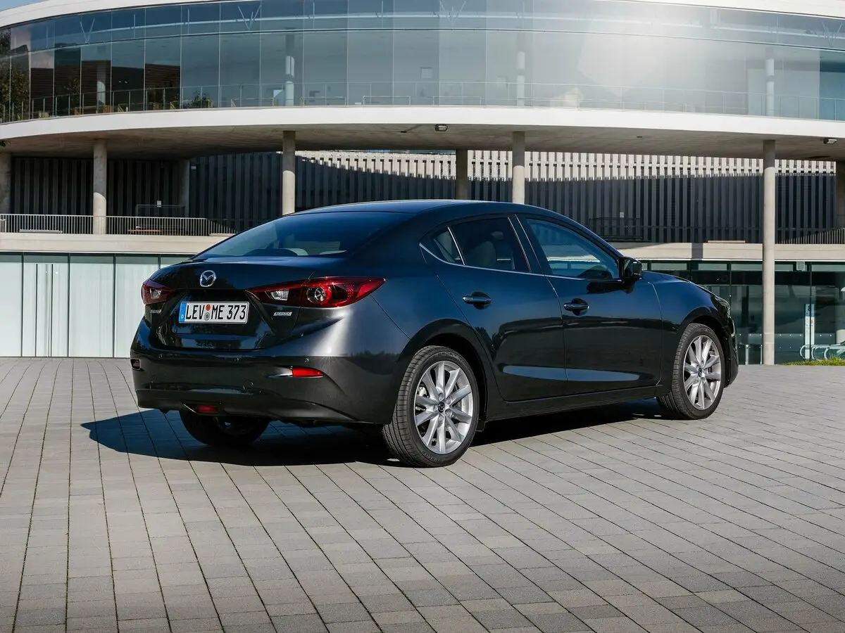Mazda 3 III (BM) Рестайлинг Седан — фото 5