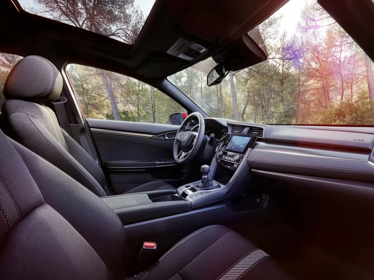 Honda Civic X Хэтчбек 5 дв. — фото 6