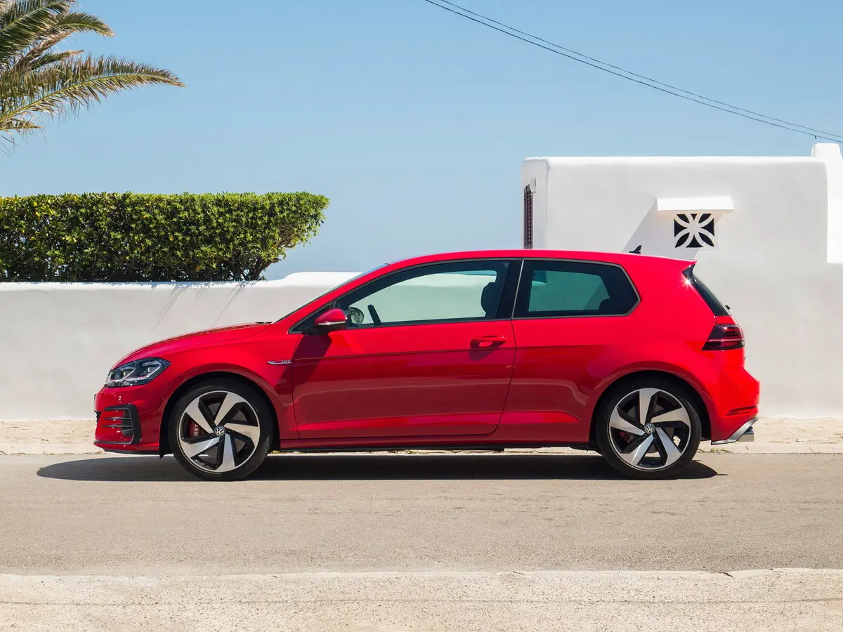 Volkswagen Golf GTI VII Рестайлинг Хэтчбек 3 дв. — сүрөт 2