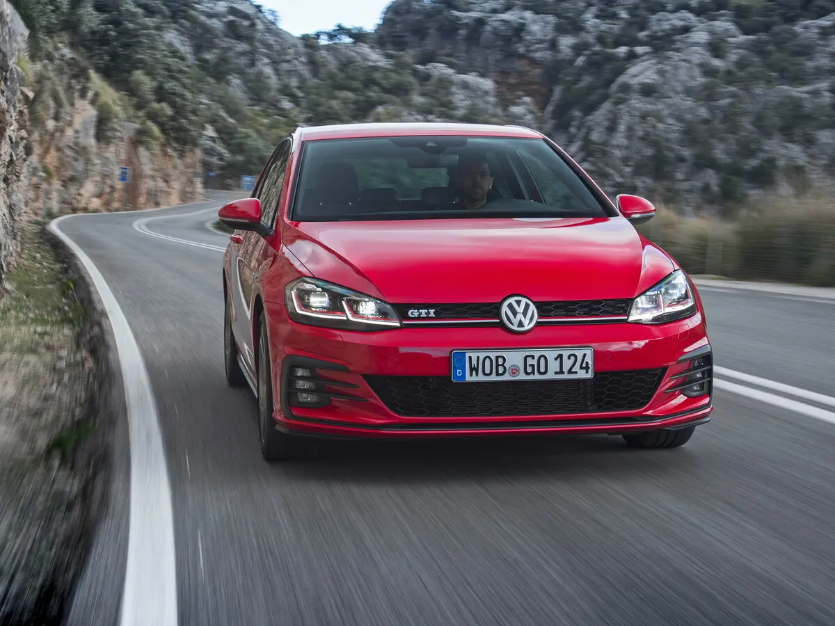 Volkswagen Golf GTI VII Рестайлинг Хэтчбек 3 дв. — сүрөт 3