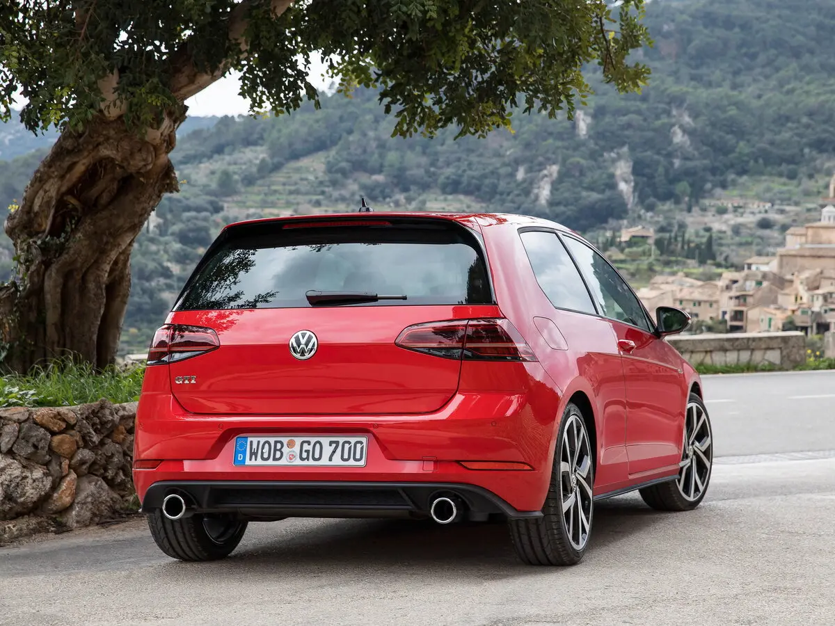 Volkswagen Golf GTI VII Рестайлинг Хэтчбек 3 дв. — сүрөт 4
