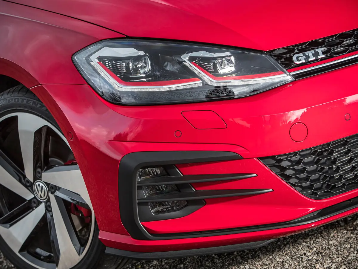 Volkswagen Golf GTI VII Рестайлинг Хэтчбек 3 дв. — сүрөт 11