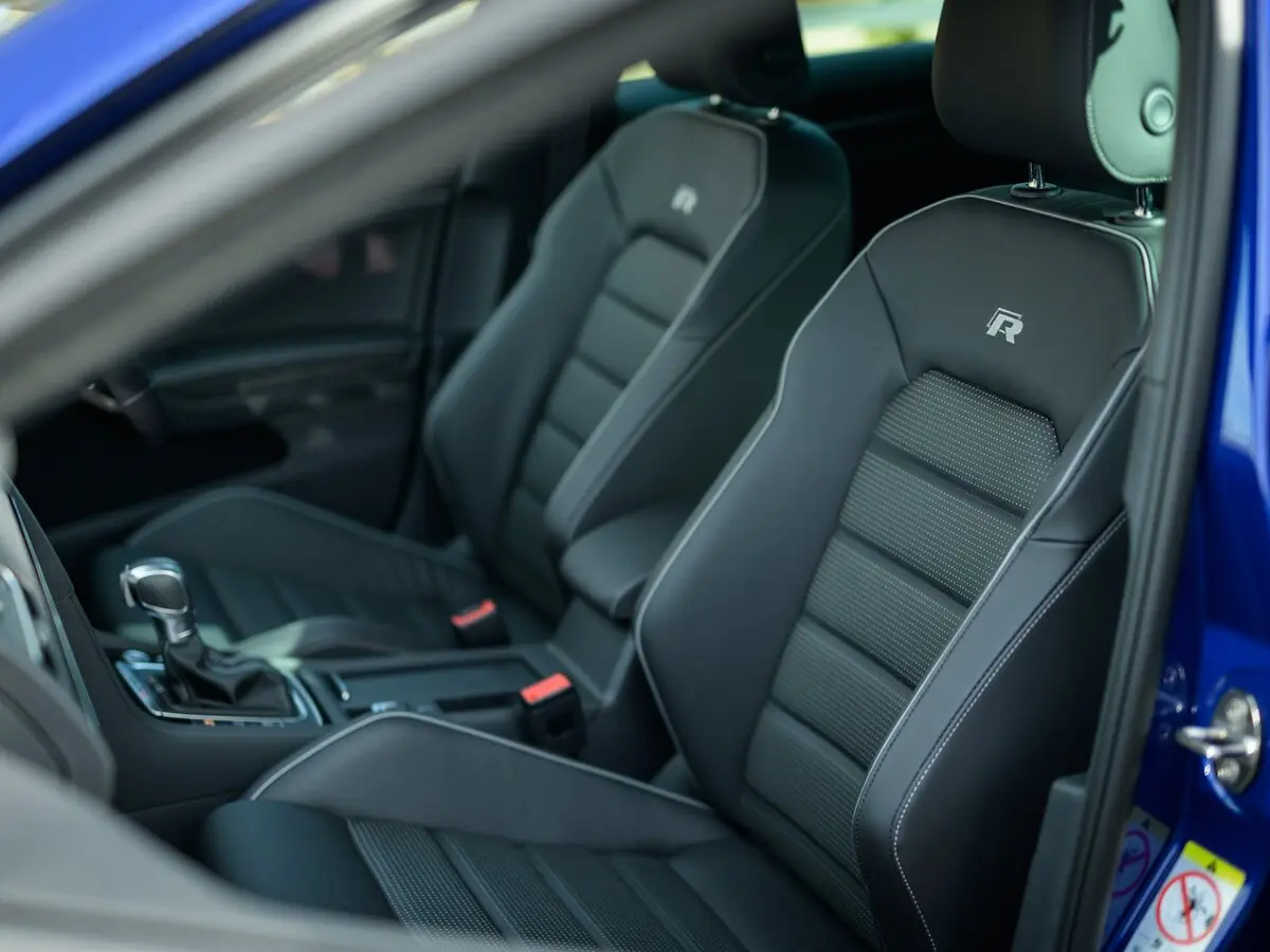 Volkswagen Golf R VII Рестайлинг Хэтчбек 3 дв. — сүрөт 4