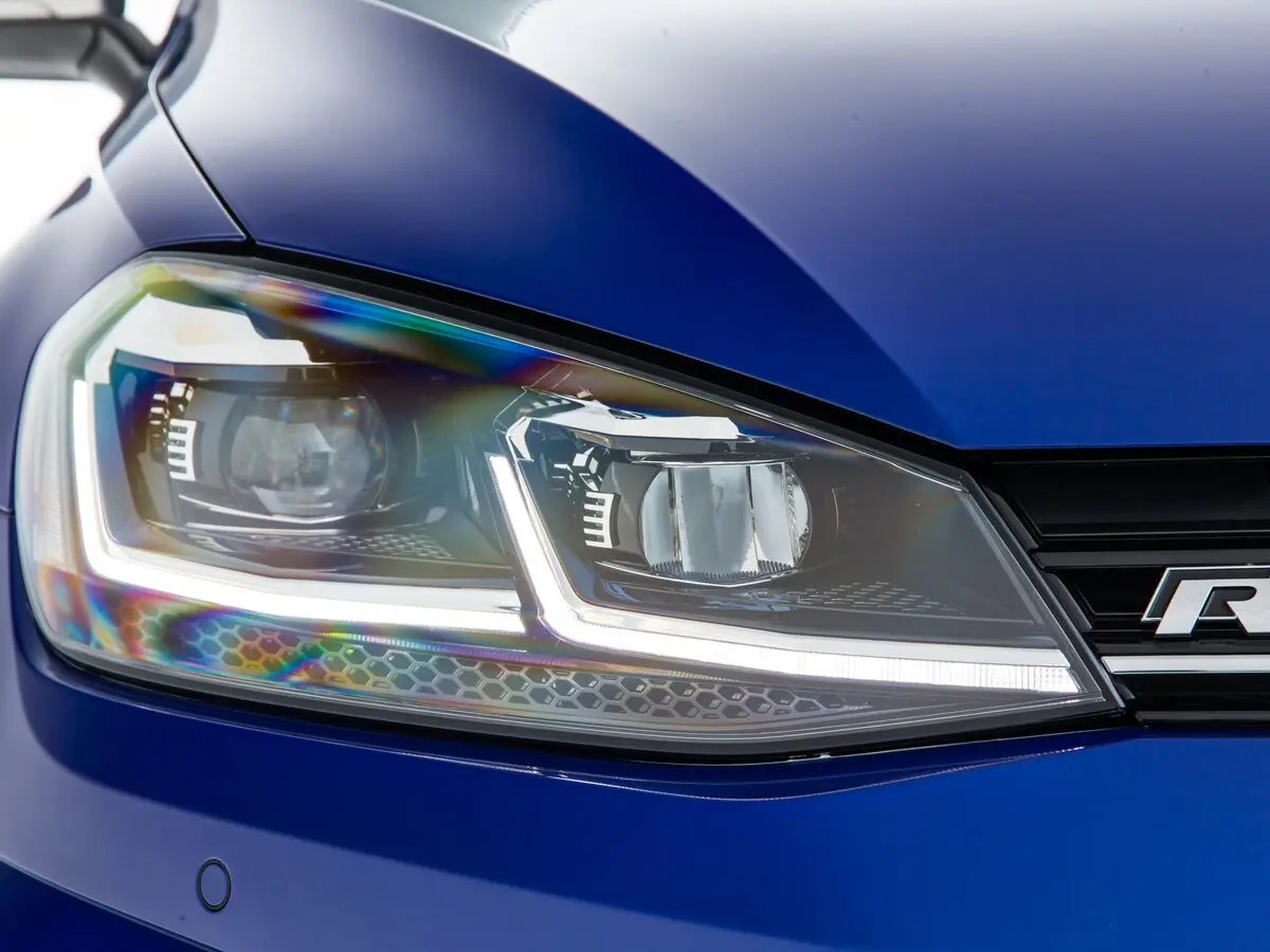 Volkswagen Golf R VII Рестайлинг Хэтчбек 3 дв. — сүрөт 9