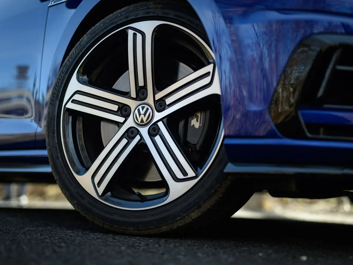 Volkswagen Golf R VII Рестайлинг Хэтчбек 3 дв. — сүрөт 13