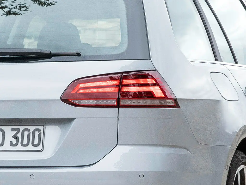 Volkswagen Golf VII Рестайлинг Универсал 5 дв. — фото 16