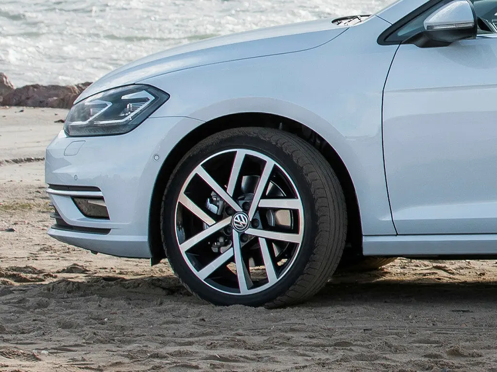 Volkswagen Golf VII Рестайлинг Универсал 5 дв. — фото 19