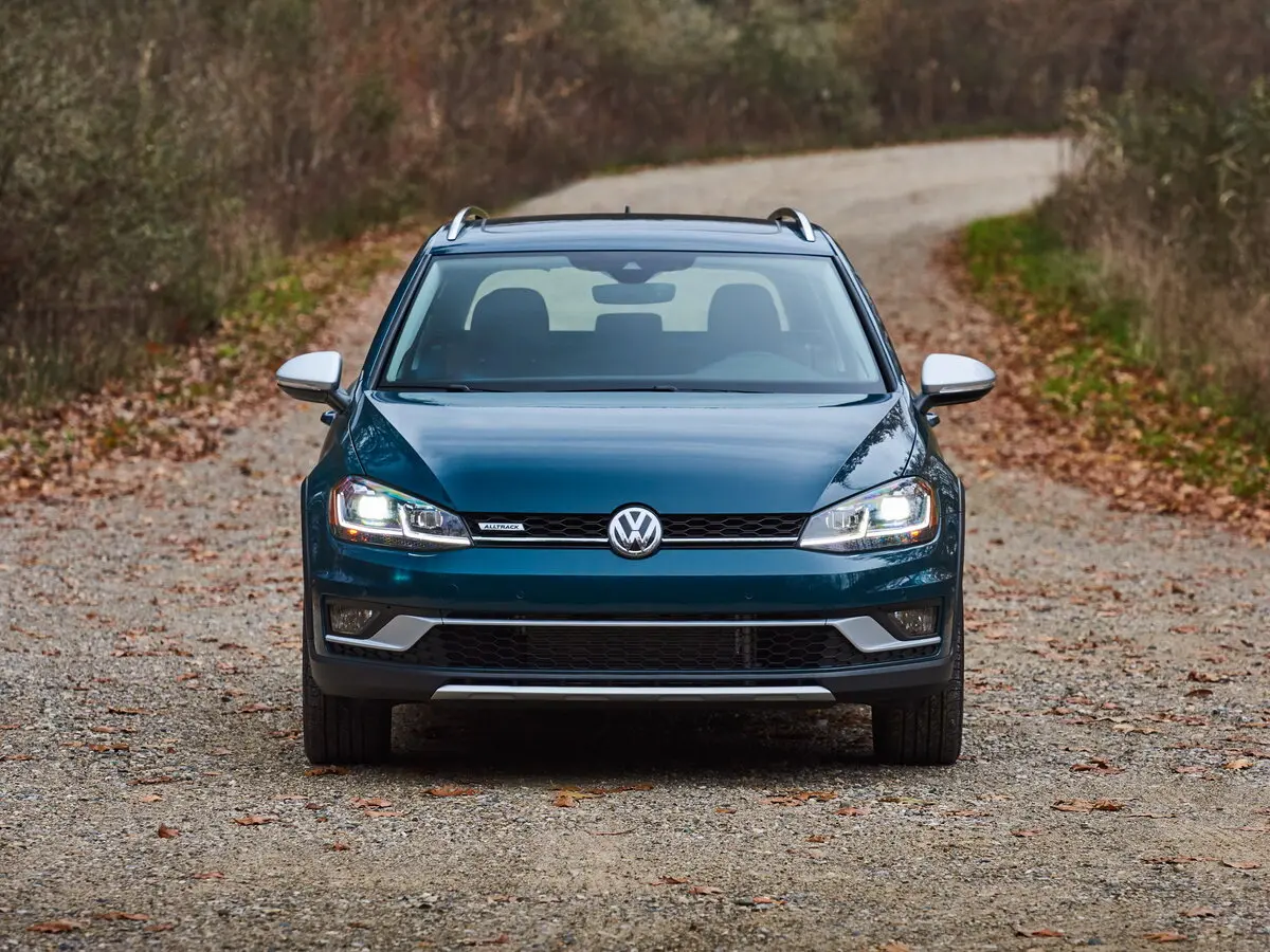 Volkswagen Golf VII Рестайлинг Универсал 5 дв. Alltrack — фото 3