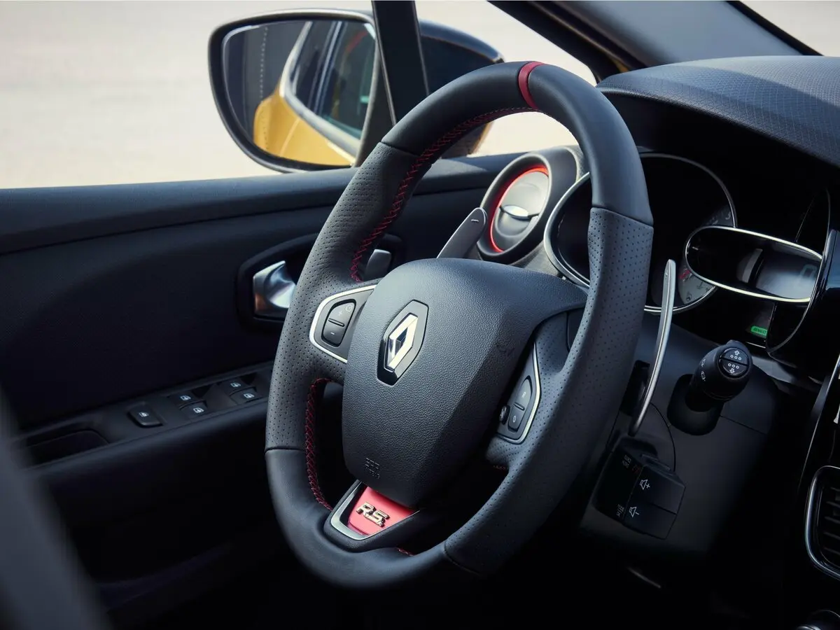 Renault Clio RS IV Рестайлинг Хэтчбек 5 дв. — сүрөт 6