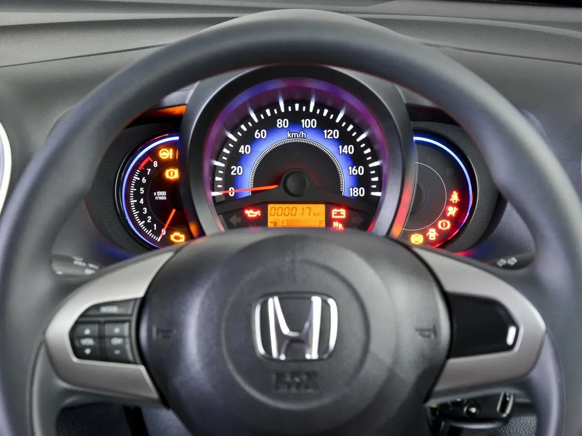 Honda Mobilio II Компактвэн — сүрөт 9