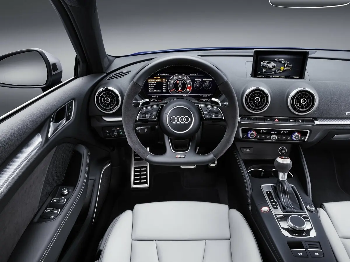 Audi RS 3 II (8V) Рестайлинг Хэтчбек 5 дв. Sportback — 照片 6
