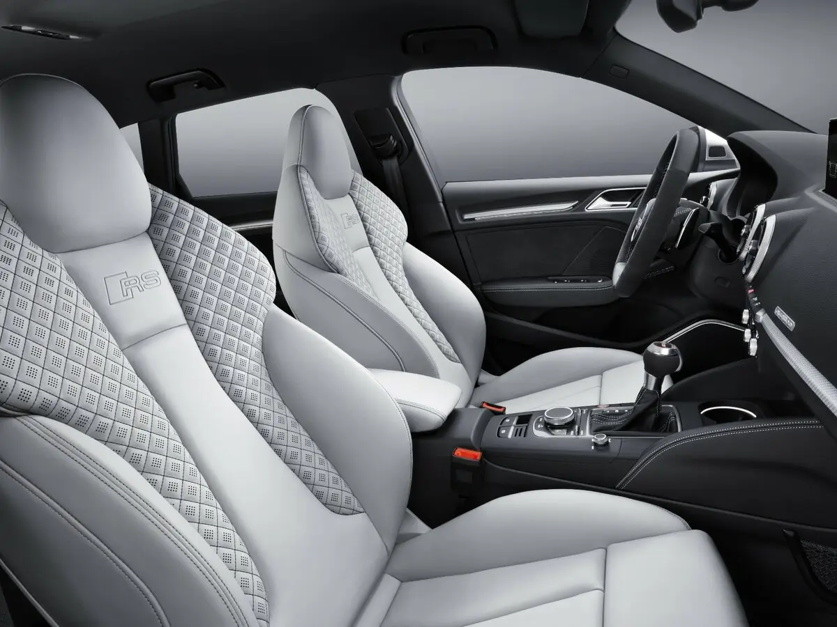 Audi RS 3 II (8V) Рестайлинг Хэтчбек 5 дв. Sportback — 照片 7
