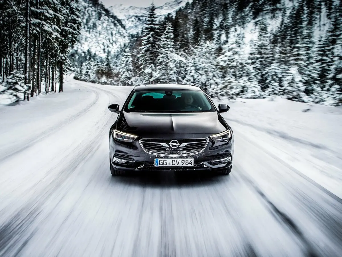 Opel Insignia II Лифтбек — 照片 3