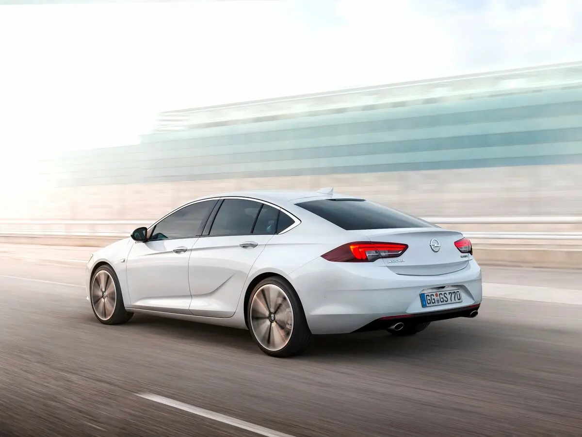 Opel Insignia II Лифтбек — 照片 4