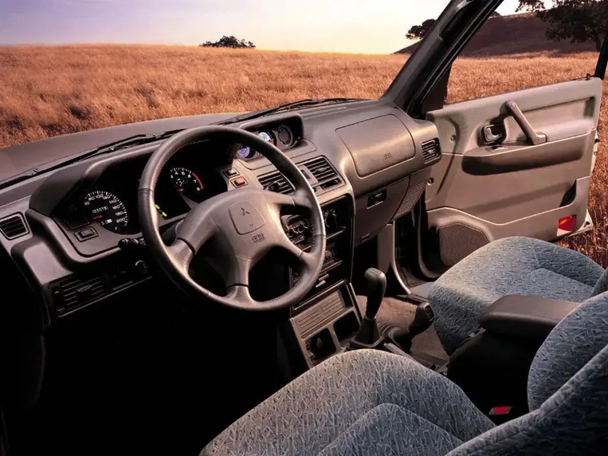 Mitsubishi Pajero II Рестайлинг Внедорожник 5 дв. — photo 6