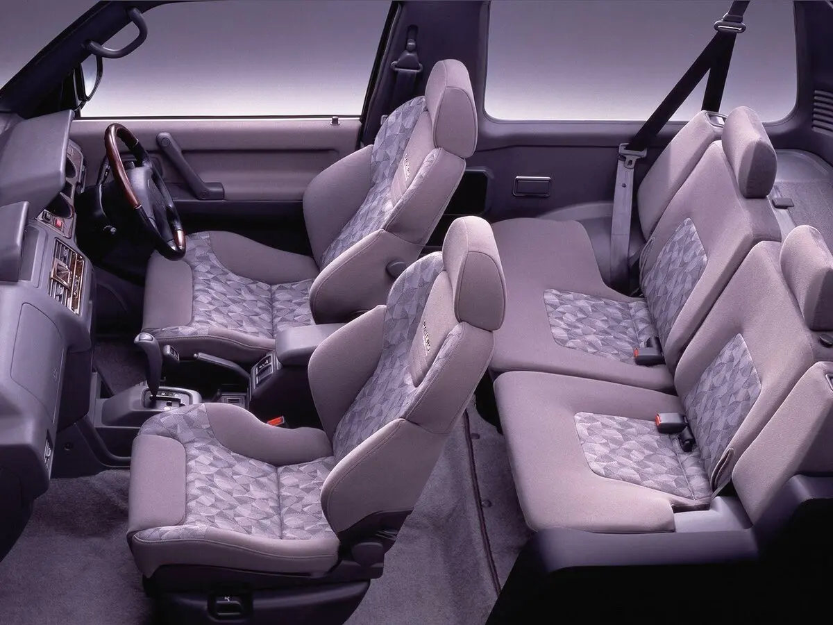 Mitsubishi Pajero II Рестайлинг Внедорожник 3 дв. — сүрөт 5