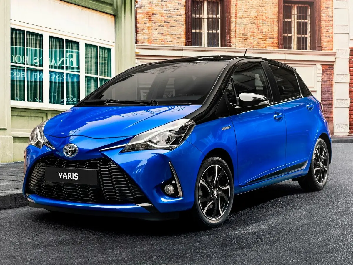 Toyota Yaris III Рестайлинг 2 Хэтчбек 5 дв.