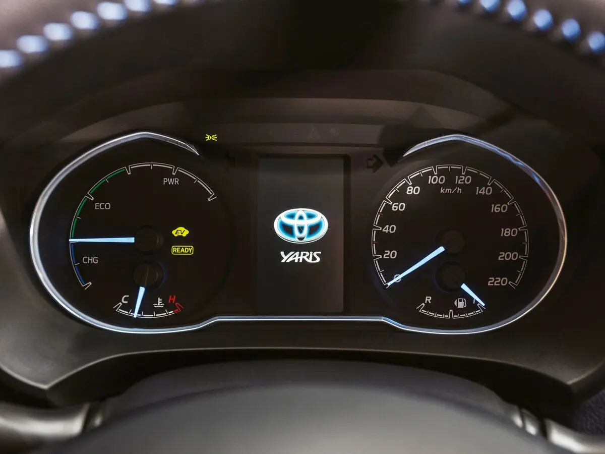 Toyota Yaris III Рестайлинг 2 Хэтчбек 5 дв. — сүрөт 8