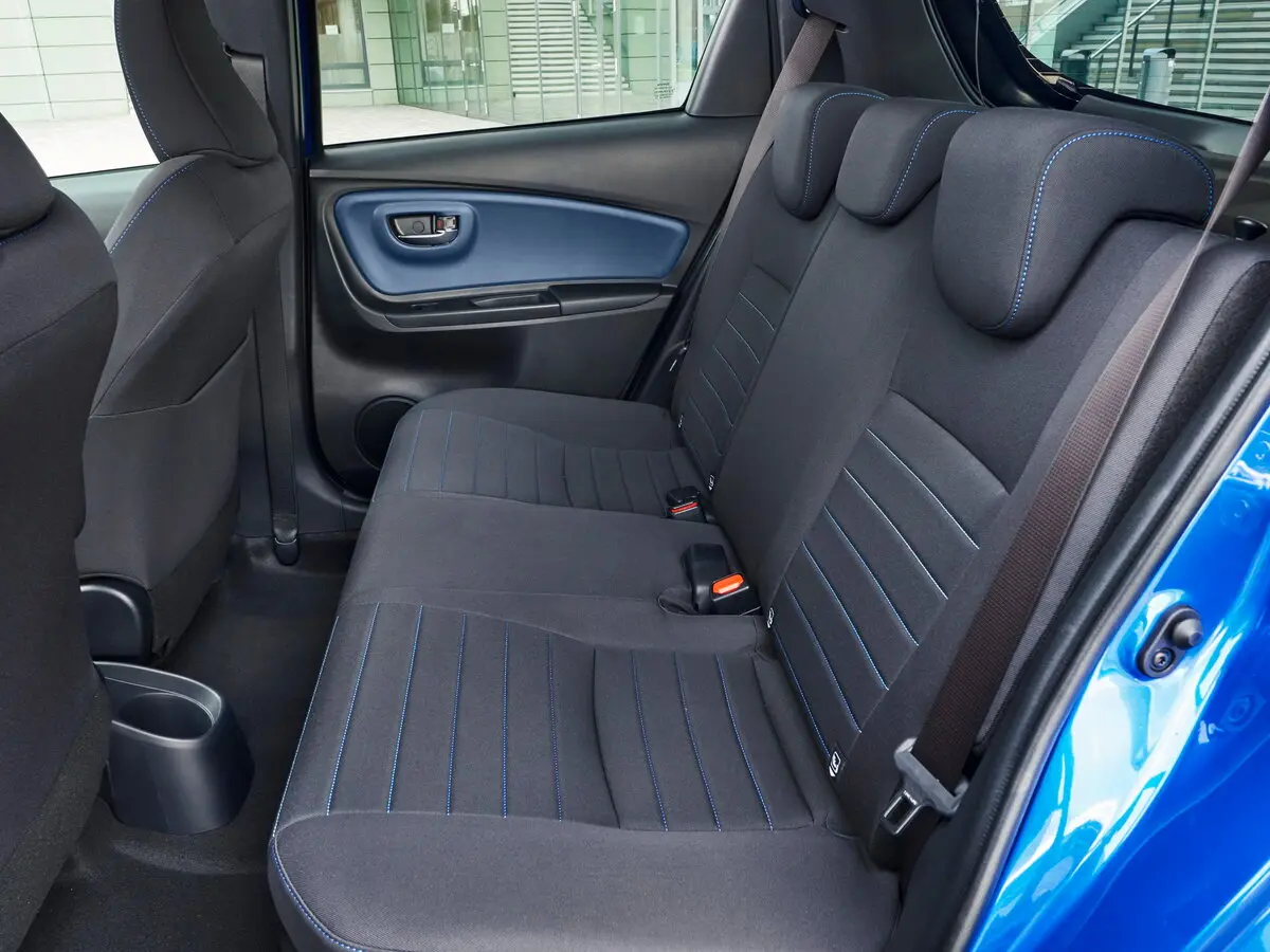 Toyota Yaris III Рестайлинг 2 Хэтчбек 5 дв. — сүрөт 10