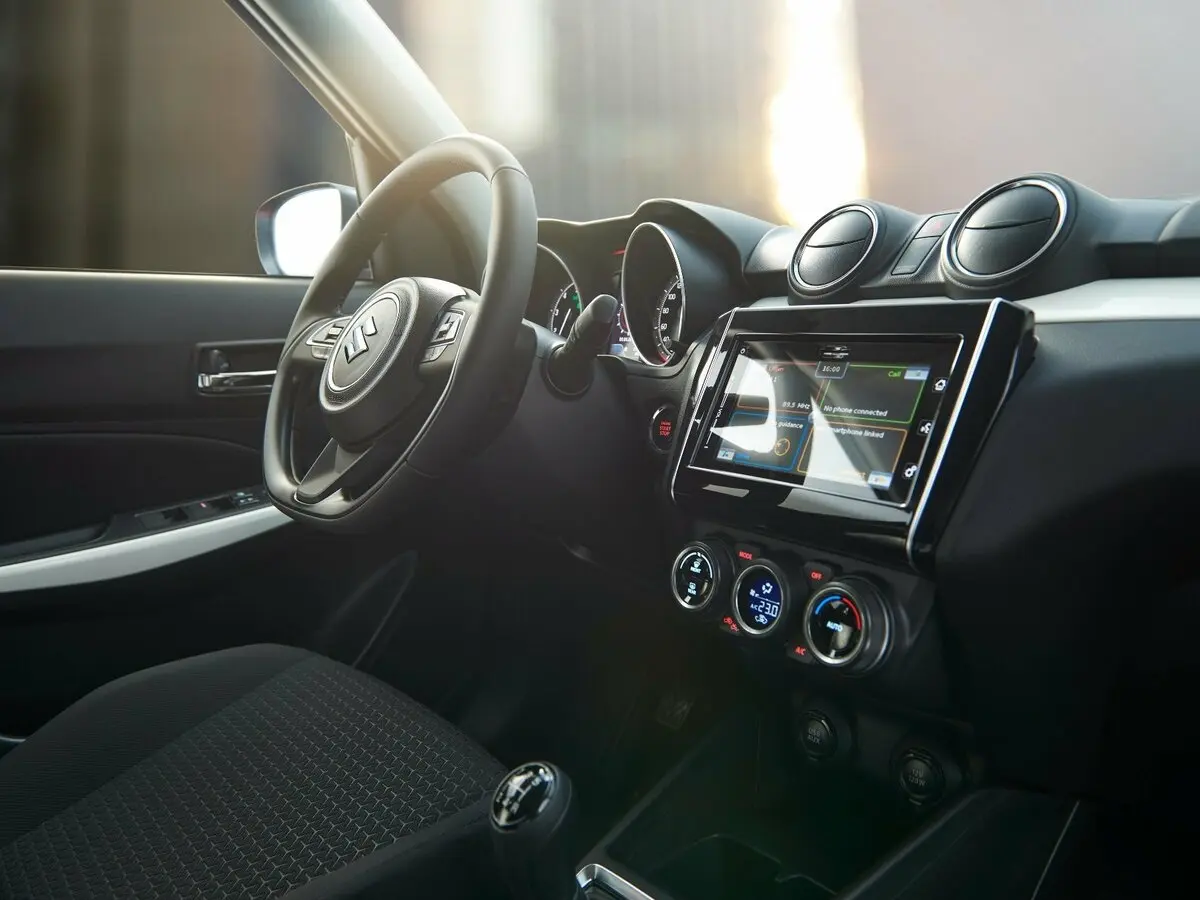 Suzuki Swift V Хэтчбек 5 дв. — photo 8