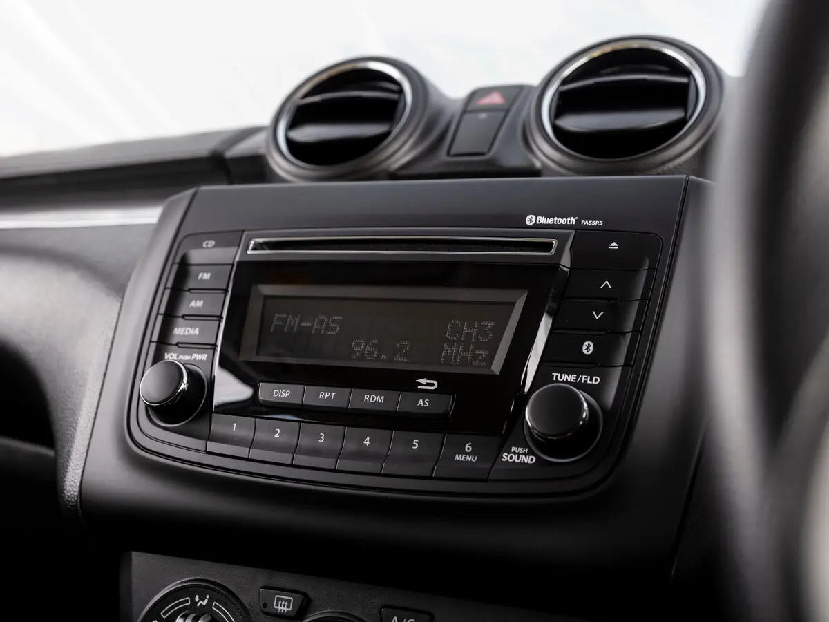 Suzuki Swift V Хэтчбек 5 дв. — photo 17