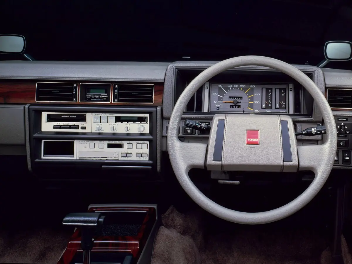 Nissan Gloria VII (Y30) Седан — сүрөт 3