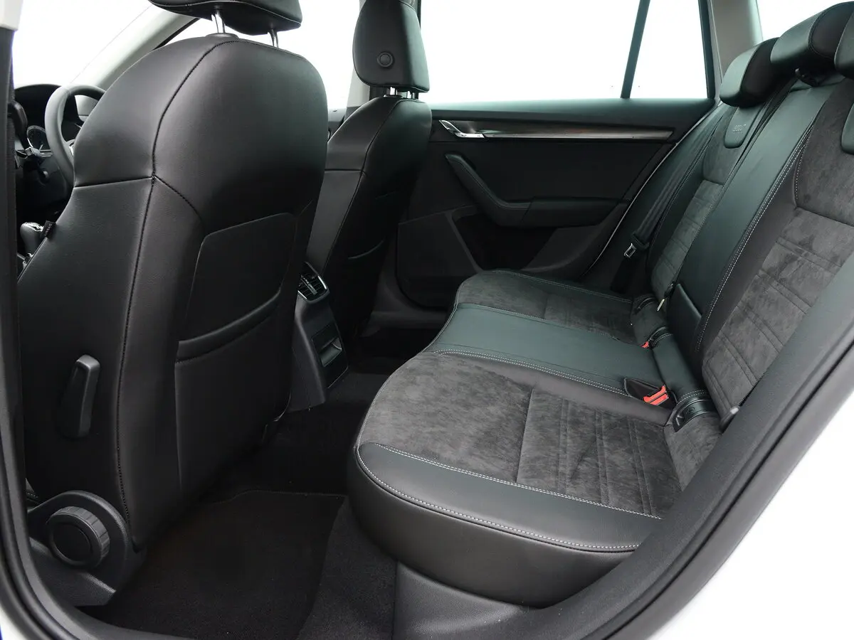 Skoda Octavia III (A7) Рестайлинг Универсал 5 дв. Scout — сүрөт 9