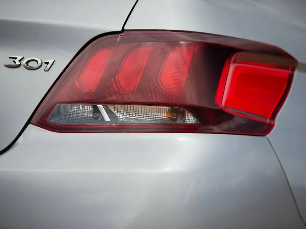 Peugeot 301 I Рестайлинг Седан — сүрөт 9