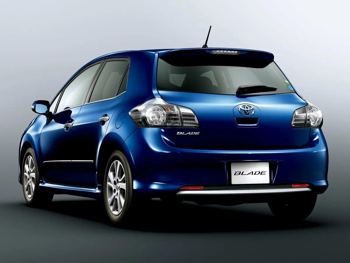 Toyota Blade I (E150) Рестайлинг Хэтчбек 5 дв. — фото 3